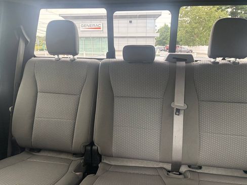 Used 2018 Ford F150 XLT w/ Equipment Group 302A Luxury AWD/4WD image 19