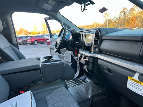 New 2026 Ford F550 4x4 Regular Cab Super Duty w/ XLT Value Package image 31