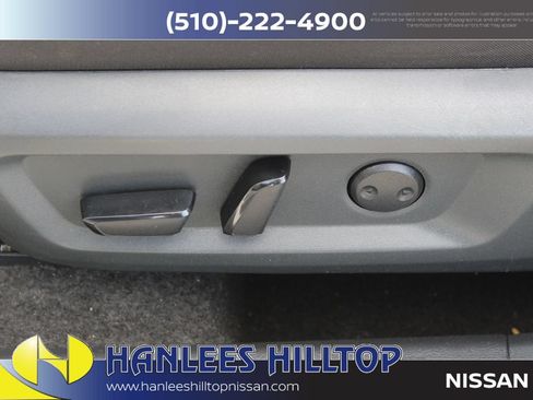 Used 2025 Nissan Rogue SV AWD/4WD image 14