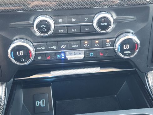 Used 2021 Ford F150 Lariat w/ Equipment Group 502A High AWD/4WD image 19