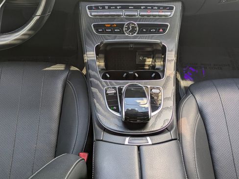 Used 2020 Mercedes-Benz E 350 Sedan image 18
