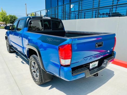 Used 2016 Toyota Tacoma TRD Sport RWD image 9