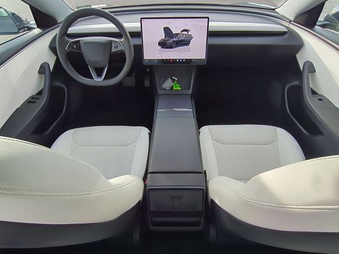 Used 2025 Tesla Model 3 Long Range image 28