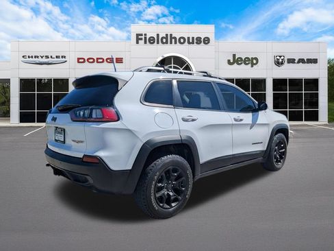 Used 2019 Jeep Cherokee Trailhawk w/ Cold Weather Group AWD/4WD image 12