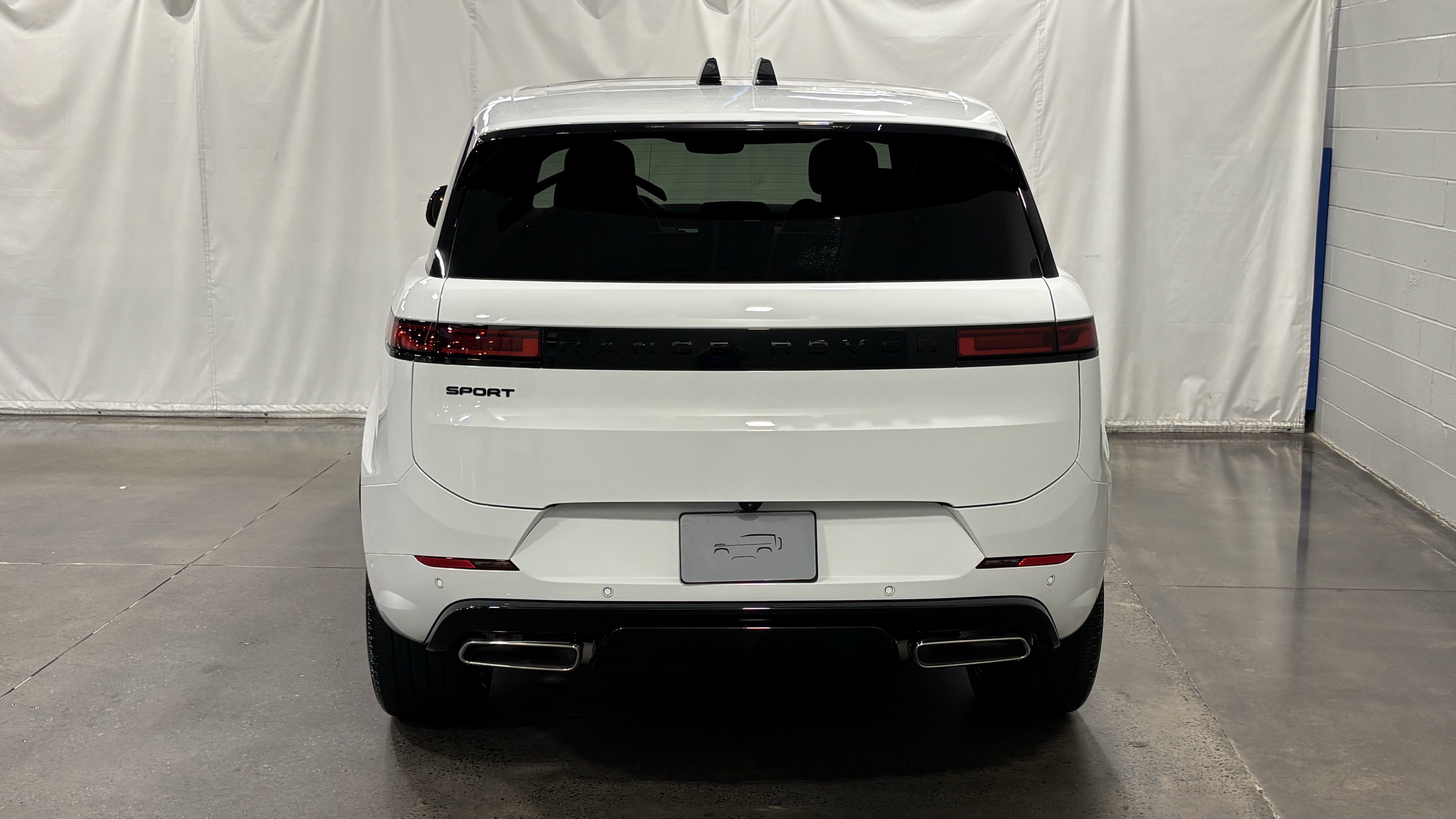 New 2026 Land Rover Range Rover Sport Dynamic SE AWD/4WD image 8