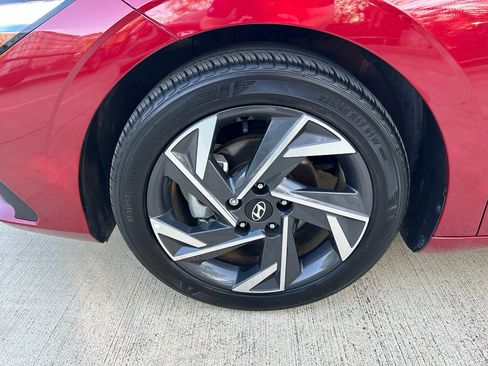 Used 2025 Hyundai Elantra Sport image 29