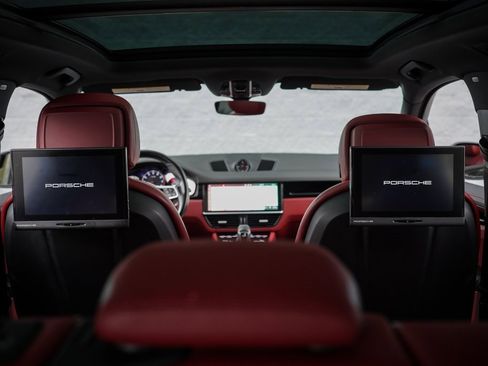 Used 2020 Porsche Cayenne image 37