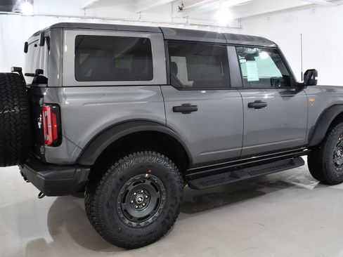 New 2025 Ford Bronco Badlands image 11