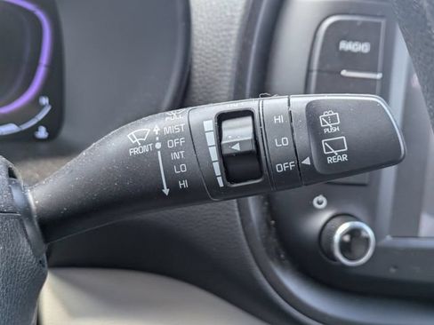 Used 2025 Kia Soul LX w/ LX Technology Package FWD image 26