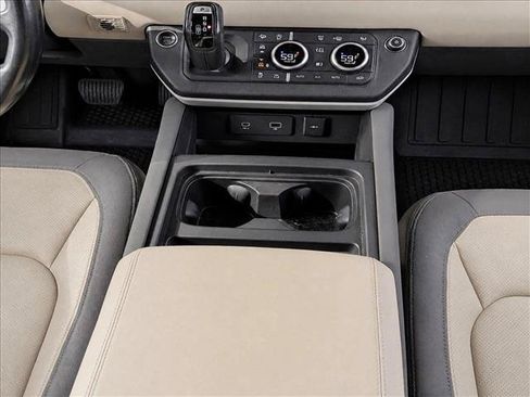 Used 2023 Land Rover Defender 110 X-Dynamic SE AWD/4WD image 18