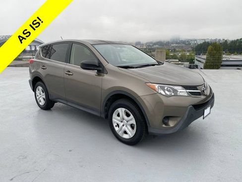 Used 2015 Toyota RAV4 LE AWD/4WD image 1