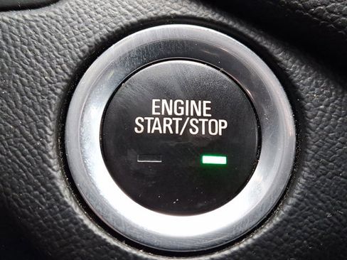 Used 2021 Chevrolet Equinox LT image 23