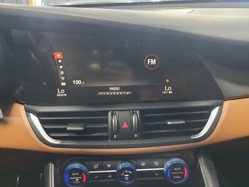 Used 2017 Alfa Romeo Giulia Ti w/ TI 19" Sport Package AWD/4WD image 10