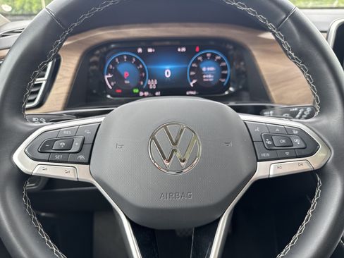 Used 2024 Volkswagen Atlas SE AWD/4WD image 10