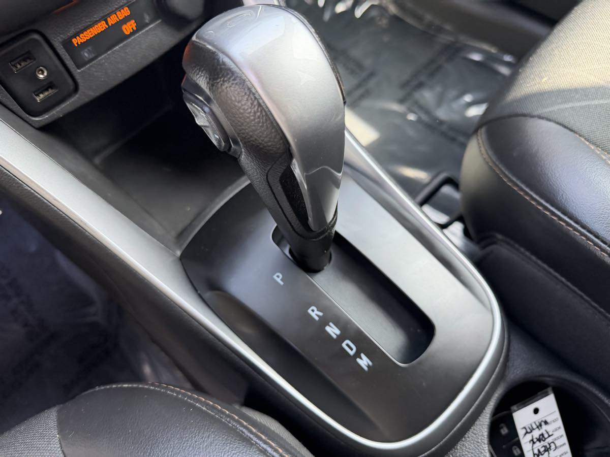 Used 2019 Chevrolet Trax LT w/ LT Convenience Package FWD image 18
