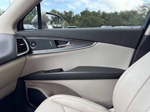 Used 2019 Lincoln Nautilus Reserve image 22