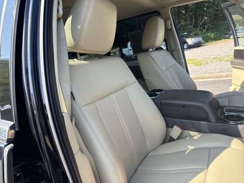 Used 2015 Lincoln Navigator 4WD w/ Equipment Group 101A Reserve image 25