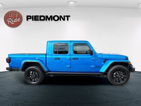 Certified 2024 Jeep Gladiator Sport image 6