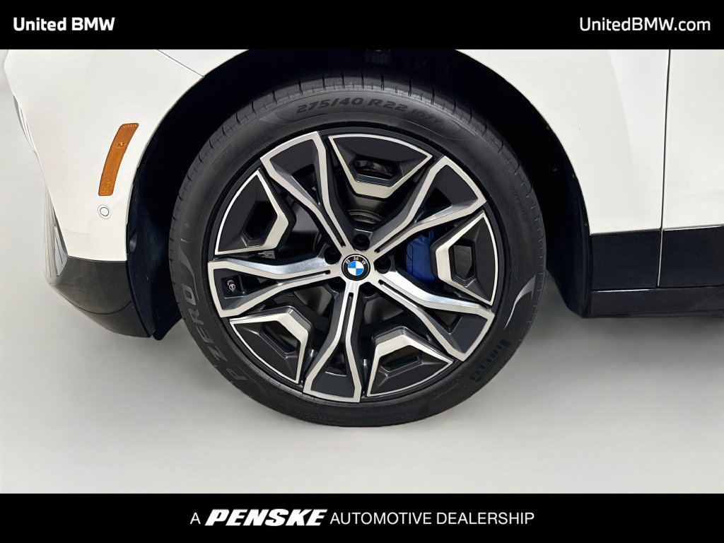 Used 2025 BMW iX xDrive50 AWD/4WD image 9