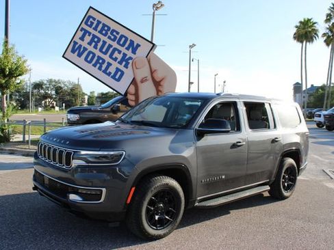 Used 2023 Jeep Wagoneer 4WD image 1