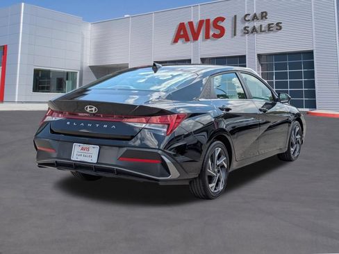 Used 2025 Hyundai Elantra SEL FWD image 6