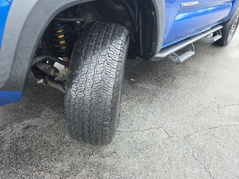 Used 2017 Toyota Tacoma TRD Off-Road w/ Tow Package image 33