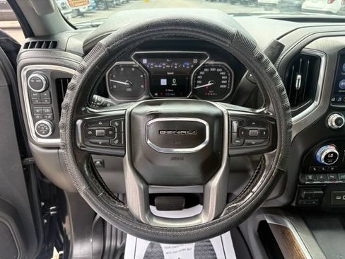 Used 2022 GMC Sierra 2500 Denali w/ Denali Black Diamond Edition AWD/4WD image 16