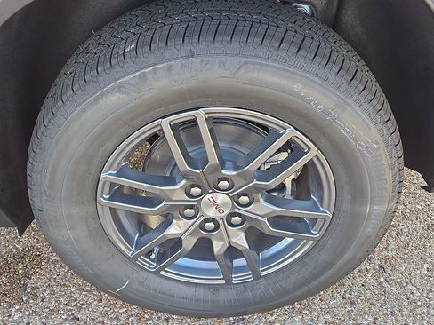 New 2026 GMC Acadia Elevation FWD image 8