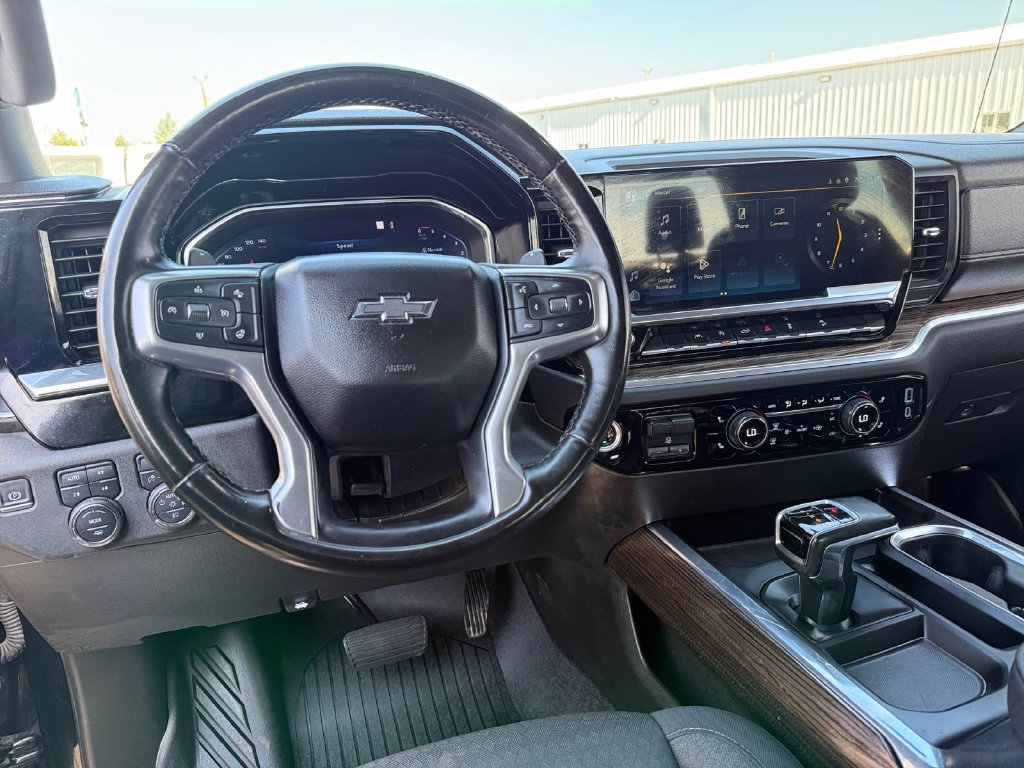 Used 2023 Chevrolet Silverado 1500 RST AWD/4WD image 17