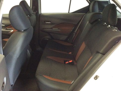 Used 2024 Nissan Kicks SR image 25