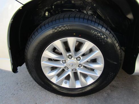 Used 2017 Lexus GX 460 image 7