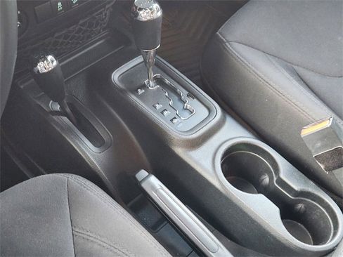 Used 2018 Jeep Wrangler Unlimited Sport S image 20