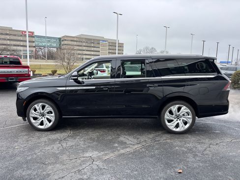 New 2025 Lincoln Navigator L Reserve image 4