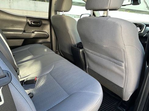 Used 2018 Toyota Tacoma SR5 RWD image 30