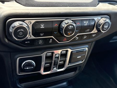Used 2018 Jeep Wrangler Unlimited Sport S AWD/4WD image 21