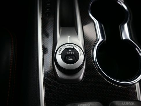 Used 2020 Nissan Pathfinder SL image 26