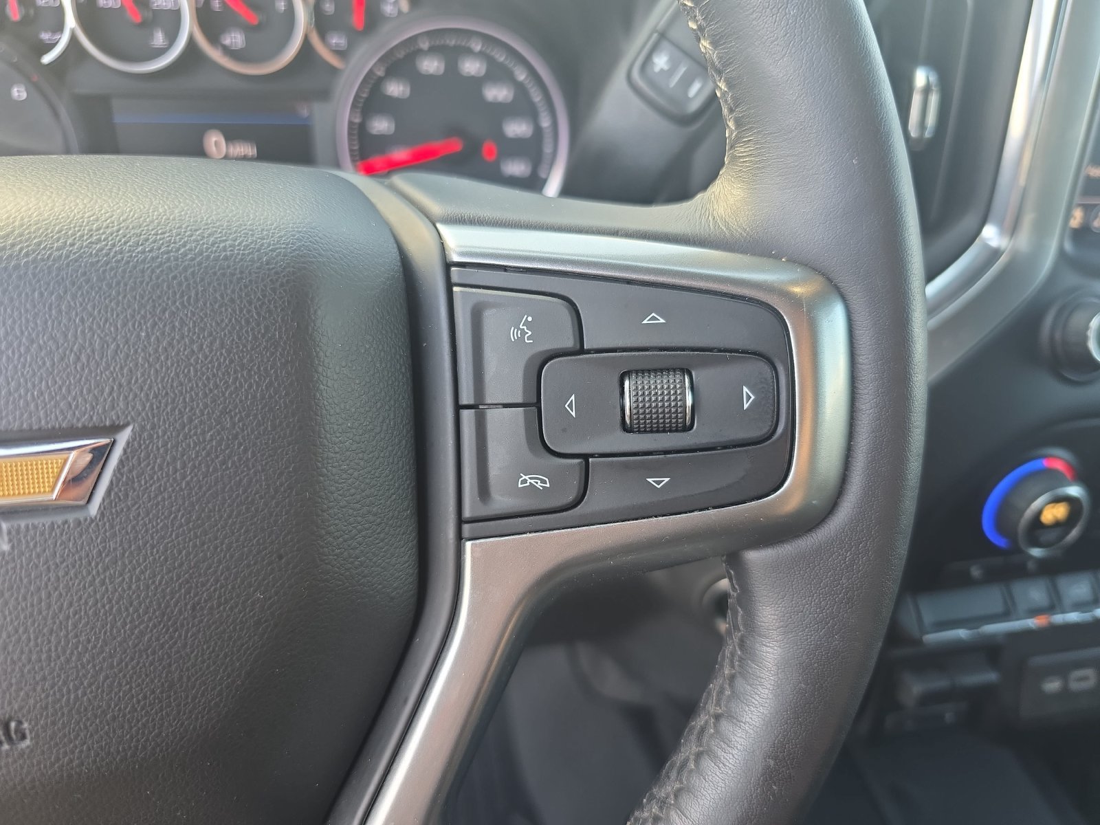 Used 2020 Chevrolet Silverado 1500 LT w/ Texas Edition AWD/4WD image 15