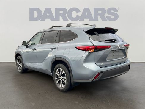 Used 2022 Toyota Highlander XLE image 4