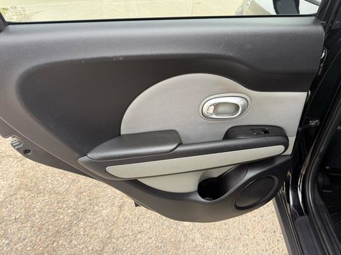 Used 2015 Kia Soul image 17