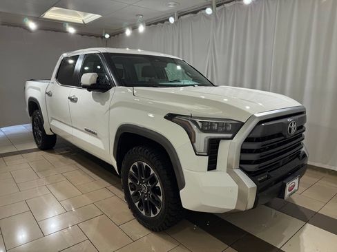 Used 2024 Toyota Tundra Limited AWD/4WD image 7