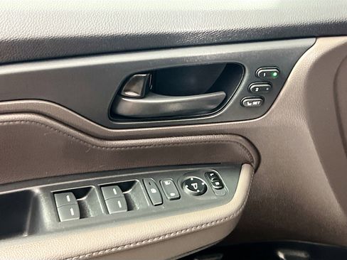 Used 2019 Honda Odyssey EX-L image 16
