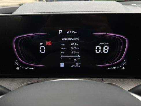 Used 2024 Kia Telluride EX w/ EX Captain's Chair Package AWD/4WD image 25