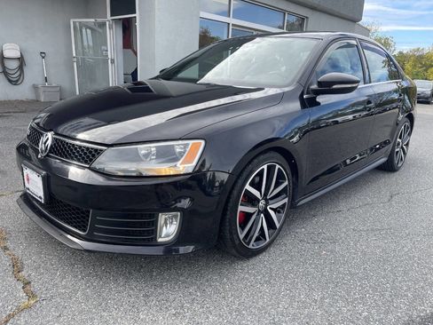 Used 2013 Volkswagen Jetta GLI Autobahn image 3