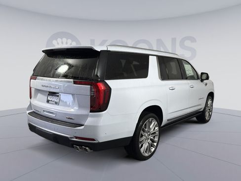 New 2026 GMC Yukon XL Denali w/ Denali Reserve Package AWD/4WD image 7
