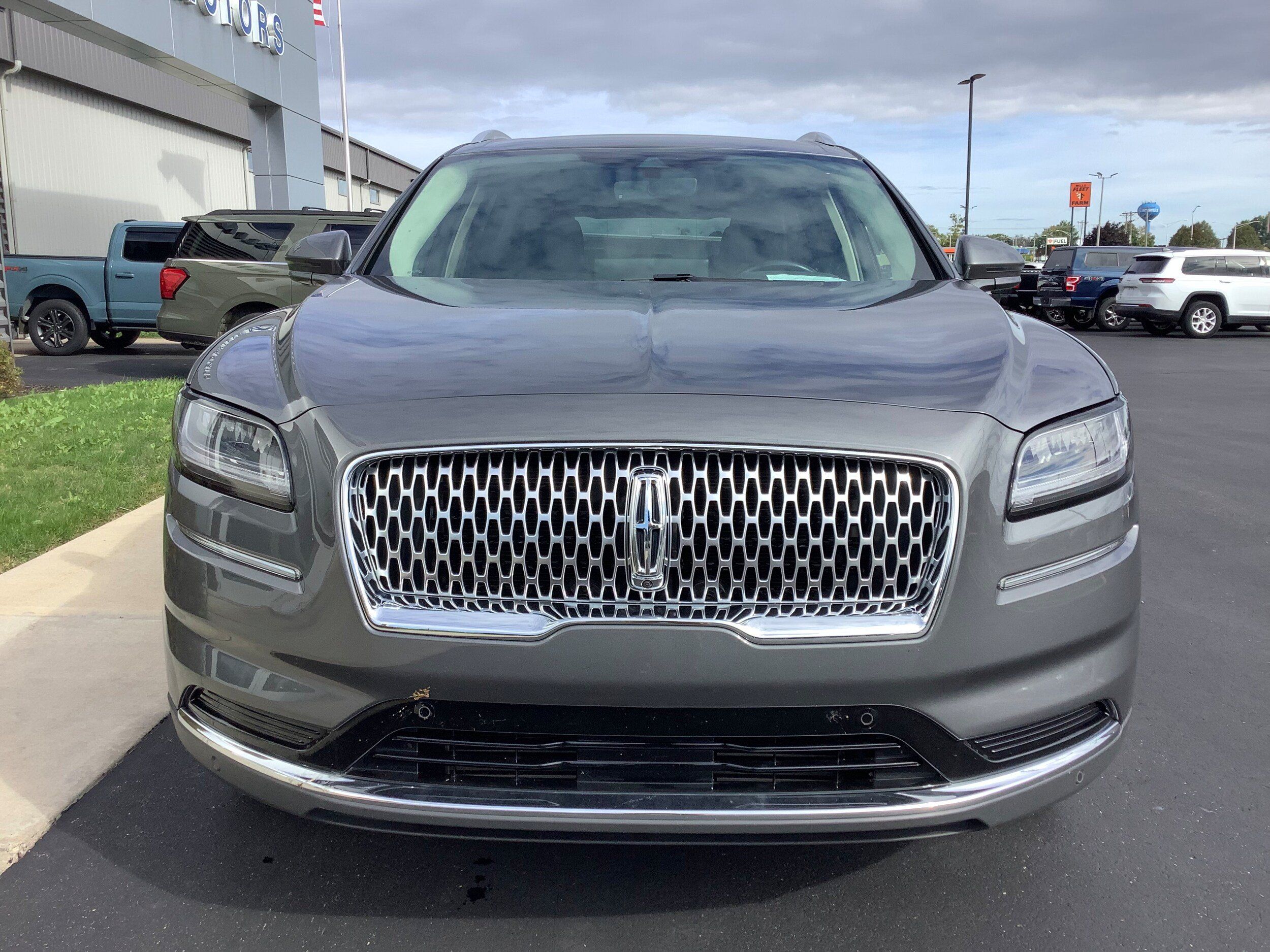 Used 2023 Lincoln Nautilus Reserve w/ Equipment Group 201A AWD/4WD image 3