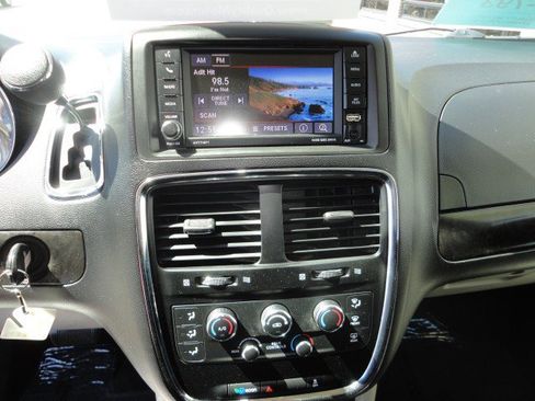 Used 2017 Dodge Grand Caravan SE w/ Power Window Group image 6