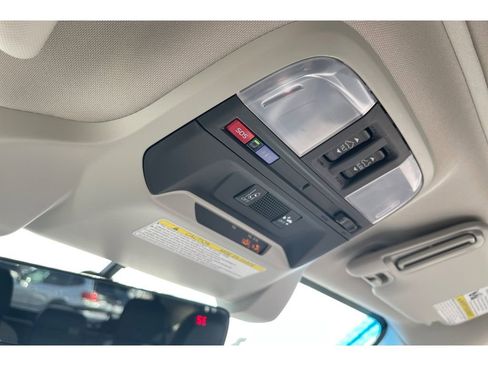 Used 2021 Subaru Crosstrek Hybrid w/ Moonroof Package w/Navigation image 23