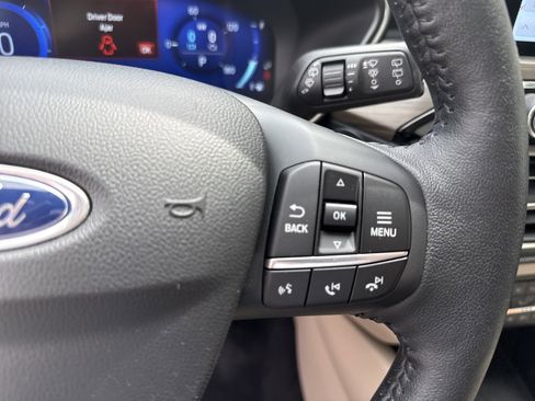 Used 2020 Ford Escape Titanium FWD image 25