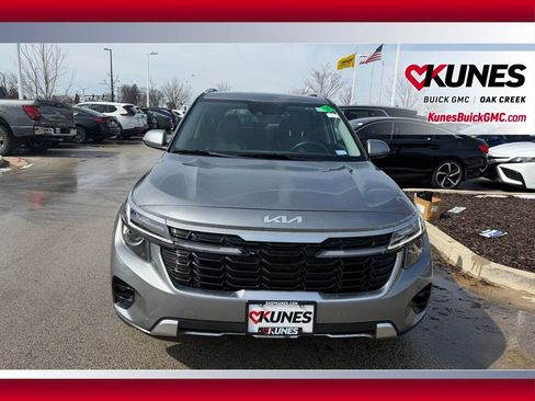 Used 2025 Kia Seltos S image 3