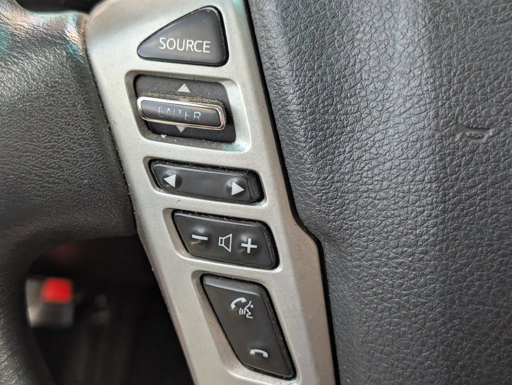 Used 2018 Nissan Titan SV AWD/4WD image 12